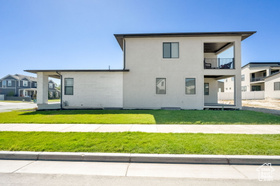 Photo 4 for 1612 W Maple Brook Ln #27
