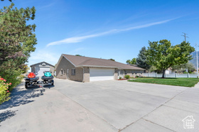 Photo 3 for 246 W Golden Harvest Rd