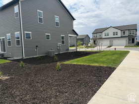 Photo 6 for 3646 N Oak Blvd #322