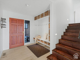 Photo 5 for 9072 S Greenhills Dr