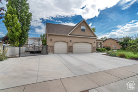 Photo 3 for 317 W Farmside Dr