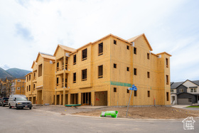 Photo 1 for 4655 S Alder Dr #H102