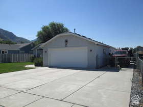 Photo 3 for 853 E 725 North