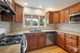 Photo 4 for 1371 E Zenith Ave