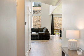 Photo 3 for 1904 W Woodland Rd