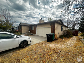 Photo 4 for 3977 W Elwood Way
