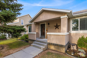 Photo 2 for 1558 N Durocher Ln