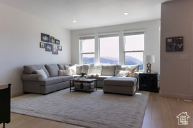 Photo 4 for 2229 N Canal View Ln