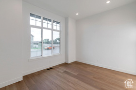 Photo 5 for 581 W Summerhill Ln