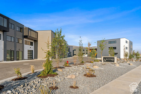 Photo 5 for 4123 N Forestdale Dr #9
