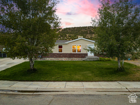 Photo 3 for 4845 W Hillside Dr