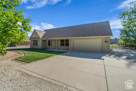 Photo 2 for 1190 N Horsemans Park Dr