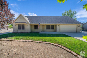 Photo 1 for 1190 N Horsemans Park Dr