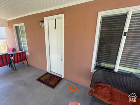 Photo 3 for 300 S Larkin Ln