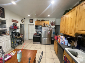 Photo 4 for 300 S Larkin Ln