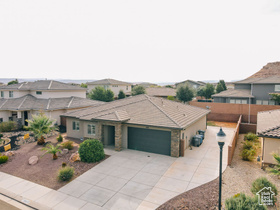Photo 3 for 5887 S Desert Crest Dr