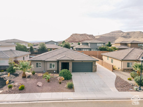 Photo 2 for 5887 S Desert Crest Dr