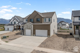 Photo 3 for 218 N Husker Ln