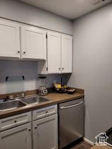 Photo 4 for 1175 Canyon Rd #A13