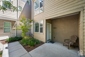 Photo 2 for 1059 W Rooftop Dr #405
