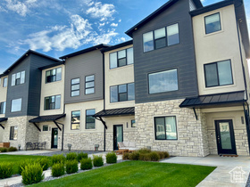 Photo 2 for 376 S 700 West