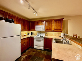 Photo 5 for 12090 E Big Cottonwood Rd #403