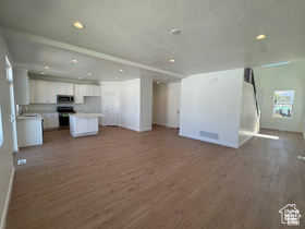 Photo 3 for 451 W Sapphire Dr #7035
