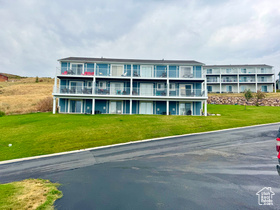 Photo 1 for 871 N Newberg Dr #3