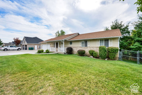 Photo 3 for 10207 N Cottonwood Dr