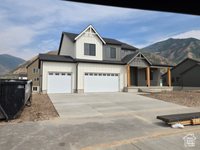 Photo 3 for 828 N Chianina Dr #167