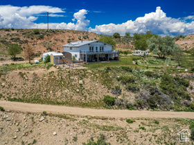 Photo 6 for 8796 S River Rd