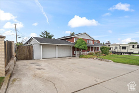 Photo 3 for 834 E Southwood Dr