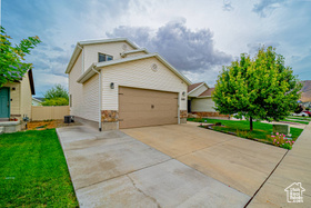 Photo 3 for 1687 E Downwater St