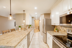 Photo 5 for 862 E Three Fountains Dr #208