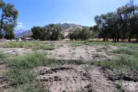 1314 E Victor Ln MLS #2107947