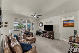 Photo 3 for 1801 W Red River Dr