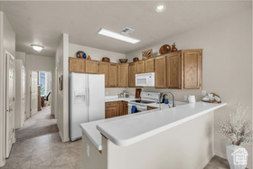Photo 4 for 1801 W Red River Dr