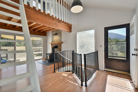 Photo 3 for 4553 Balsam Dr