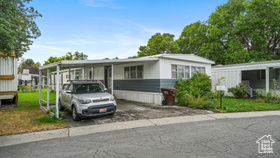 Photo 2 for 4978 S Del Prado St #B006