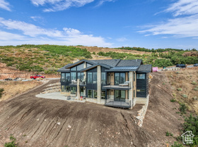 Photo 4 for 2127 E Peak View Dr