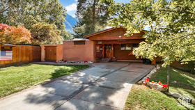 Photo 3 for 3640 E Aurora Cir
