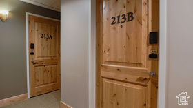 Photo 4 for 1456 W Newpark Blvd #213