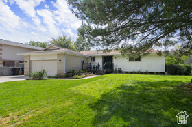 Photo 2 for 7622 S Cambria Cir