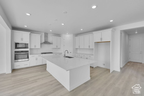 Photo 4 for 1192 N Horseshoe Way #505
