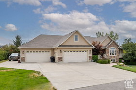 Photo 3 for 940 E Canyon Rd
