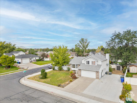 Photo 2 for 2766 W Spaulding Ln