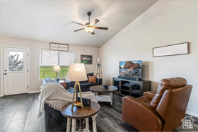 Photo 5 for 306 S Sunburst Dr
