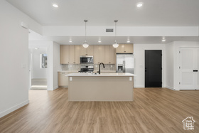 Photo 6 for 226 N Cliffside Dr #L300