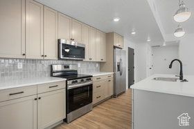 Photo 4 for 226 N Cliffside Dr #L300