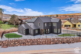 Photo 4 for 2914 E Chapman Cir